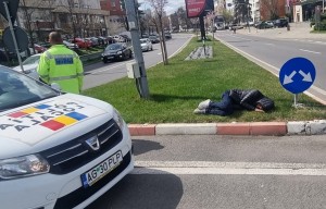 persoana cazut in strada