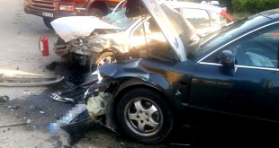 Accident rutier între două autoturisme