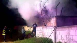 Incendiu produs la un garaj în comuna Coșești, satul Păcioiu (2)