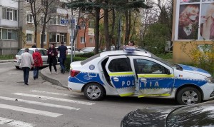 Mașină de poliție implicată într-un accident (1)