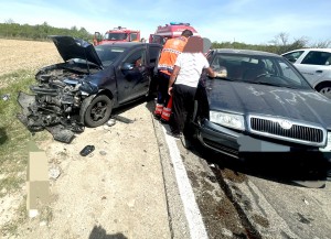 accident între localitățile Moșoaia și Poiana Lacului (2)