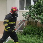 Apartament cuprins de flăcări în cartierul Găvana (2)