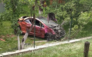 Autoturism răsturnat în comuna Davidești.