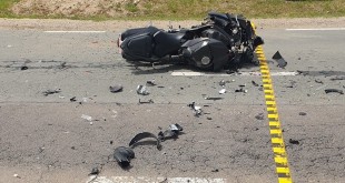 Impact între o motocicletă şi un autoturism în localitatea Buzoești (3)