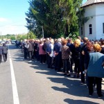 Parohul bisericii din cartierul Zorile din orașul Costești, a fost înmormântat în curtea lăcașului (1)