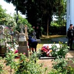 Parohul bisericii din cartierul Zorile din orașul Costești, a fost înmormântat în curtea lăcașului (3)