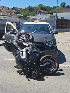 accident moto si auto bascov