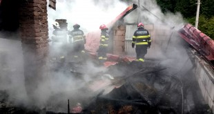 incendiu casă comuna Mălureni