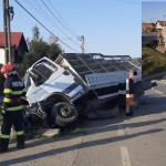 Autoutilitară intrată în șanț în localitatea Schitu Golești