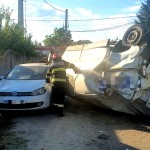 Autoturism răsturnat în localitatea Budeasa (1)