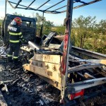 Incendiu la un autocamion pe A1, km 104