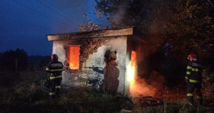 Incendiu construcție dezafectată Câmpulung