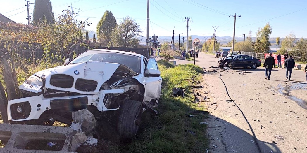 Accident cu trei victime în localitatea Bughea de Jos (3)