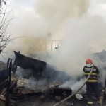 Incendiu într-o gospodărie din comuna Țițești (2)