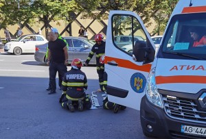 Motociclistă rănită într-un accident pe strada Târgul din Vale (4)