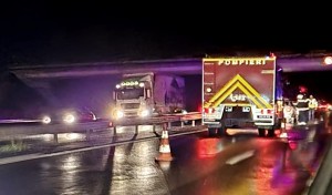 Accident rutier între trei vehicule pe A1, km 88 (3)