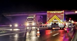 Accident rutier între trei vehicule pe A1, km 88 (3)