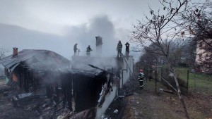 Incendiu casa comuna Brăduleț (3)