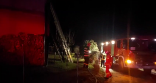 Incendiu la o casă din Curtea de Argeș - strada Tarnița (1)