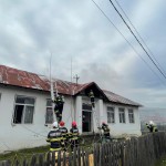 Incendiu la o fostă școală din comuna Drăganu (2)