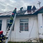 Incendiu la o fostă școală din comuna Drăganu (5)