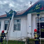 Incendiu la o fostă școală din comuna Drăganu (6)