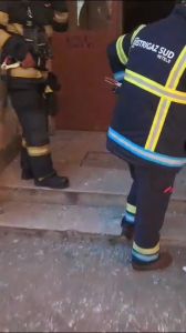 Explozie într-un apartament din cartierul Războieni (3)