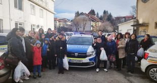 Polițiștii argeșeni au primit colindători! (3)