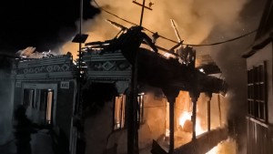 Incendiu casă bătrânească Berevoești (2)