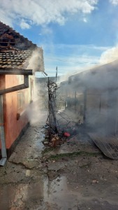 Incendiu izbucnit într-o gospodărie din comuna Ciofrangeni (1)