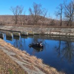 autoturism căzut în apă (2)