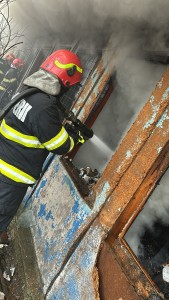 Incendiu hală CET-Bradu (6)