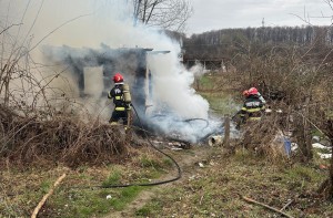 incendiu casa com corbeni (1)