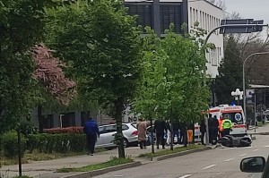 Accident între o motocicletă și un autoturism pe Calea Bascovului (2)