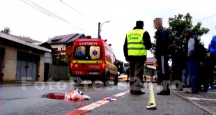 Femeie lovită mortal