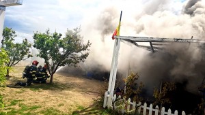 Incendiu izbucnit într-o gospodărie din cartierul Trivale (2)