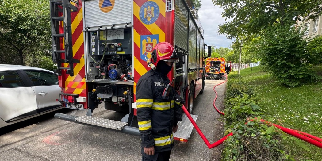 Incendiu scoala Ion Pilat (1)