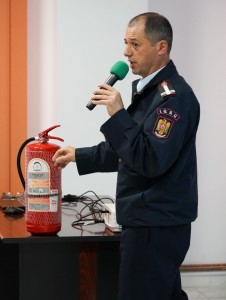 Reprezentanții ISU Argeș au instruit preoţii din cadrul Arhiepiscopiei (1)