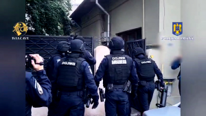 percheziții domiciliare (15)