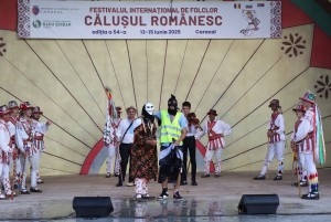 Formația de călușari „Zorile” din Costești (10)