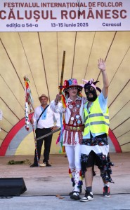 Formația de călușari „Zorile” din Costești (8)