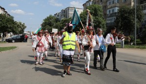 Formația de călușari „Zorile” din Costești (9)