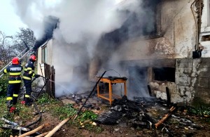 Incendiu casă bătrânească