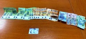 Portmoneu cu documente și bani (2)