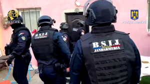 trafic de persoane și proxenetism (4)