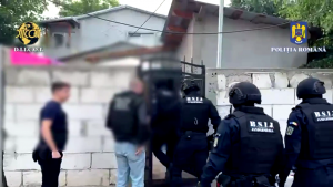 trafic de persoane și proxenetism (7)