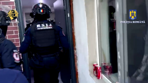 trafic de persoane și proxenetism (8)