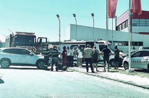 Accident între un autoturism și o motocicletă