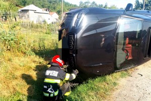 Autoturism răsturnat Călinești (1)