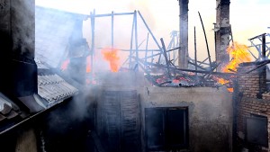 Incendiu gospodărie Lerești (1)